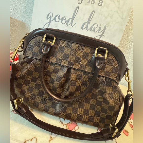 Louis Vuitton Brown Checkered Shoulder Bag- Authentic like new - Picture 1 of 16